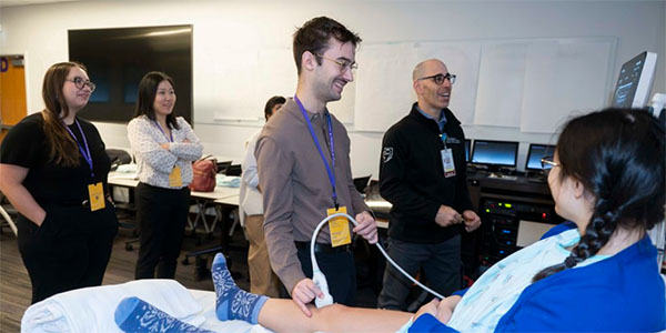 Feinberg Hosts Inaugural Conference in Bedside Medicine