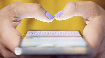 close-up of hand holding phone