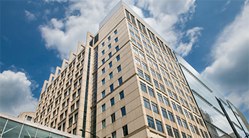 External building facade of Robert H. Lurie Medical Research Center