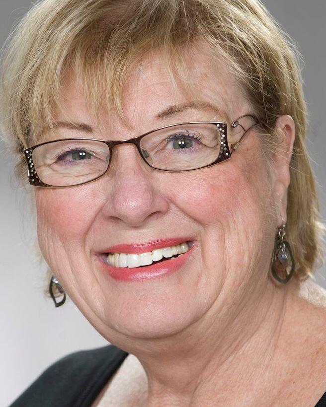 donaa-frownfelter-headshot.jpeg